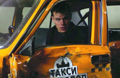 Jason Bourne nepotebuje speciln sporky, pronsledovatele setese i v normlnm ruskm taxku.